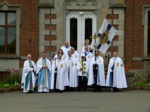 Groepsfoto na afloop van de investituur